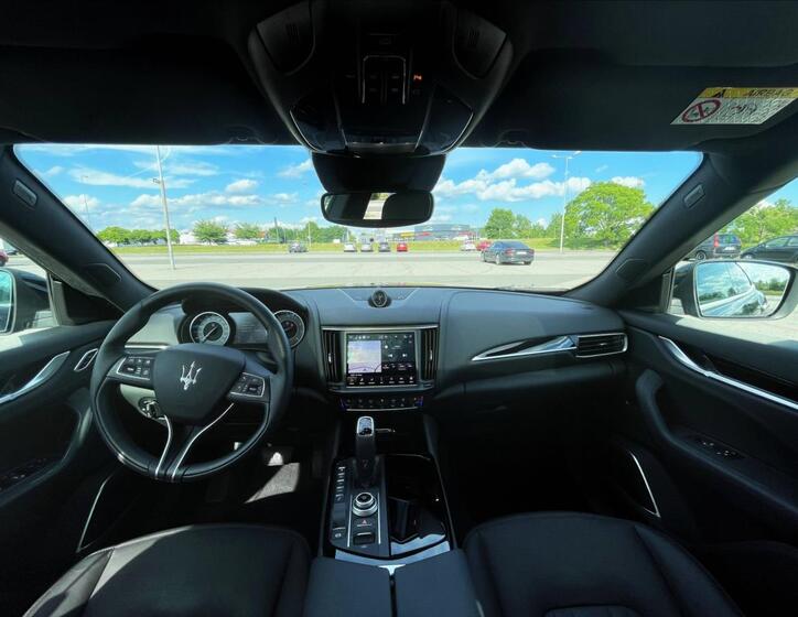 Maserati Levante 17