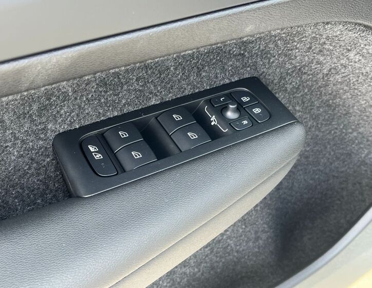 Volvo XC40 9