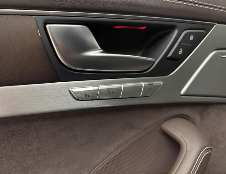 Audi A8 50