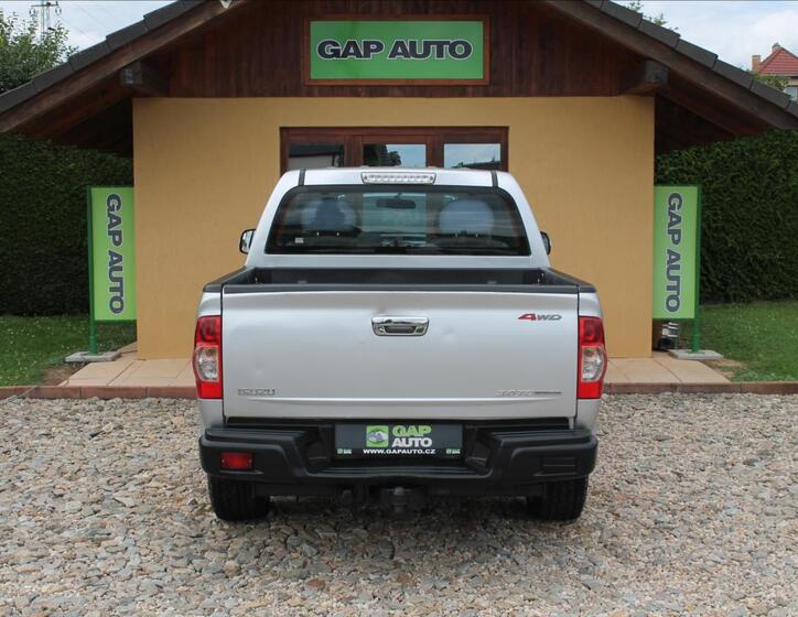 Isuzu D-Max 4