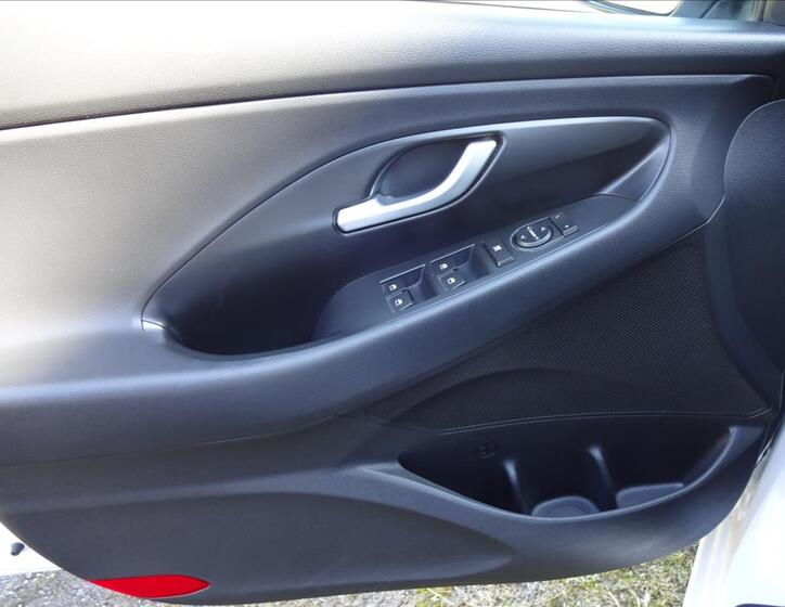 Hyundai i30 19