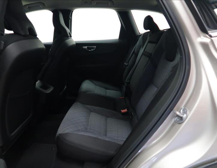 Volvo XC60 8