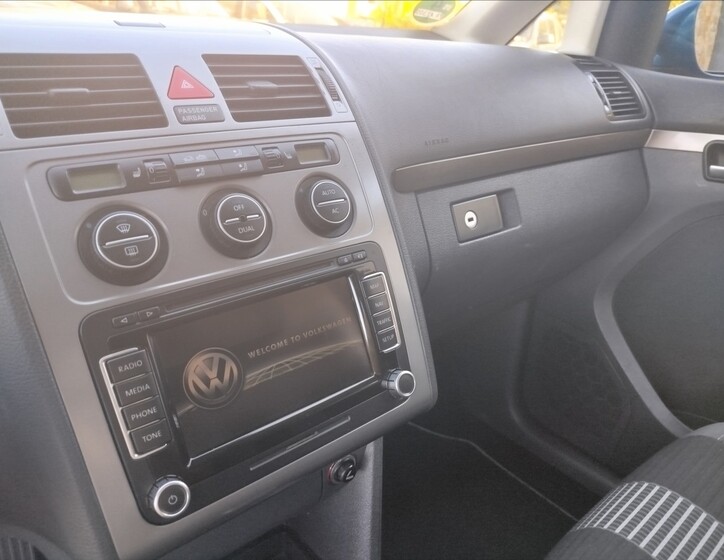 Volkswagen Touran 20