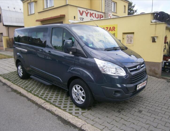 Ford Tourneo Custom 1