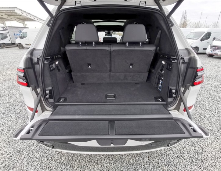 BMW X7 38