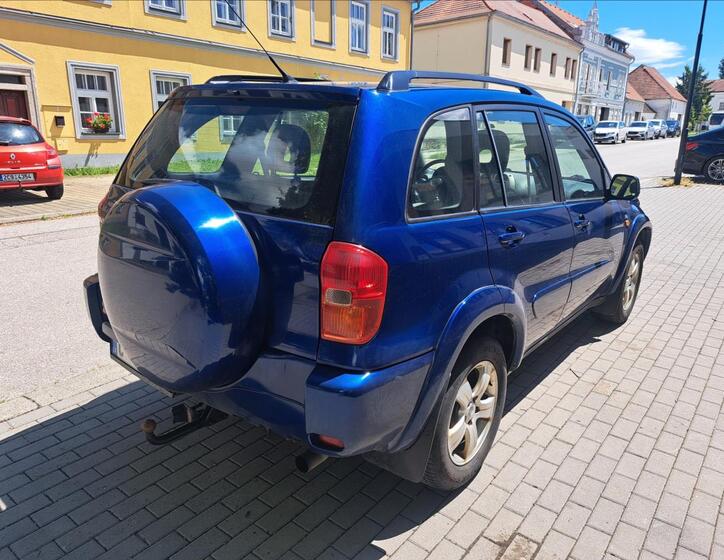 Toyota RAV4 10