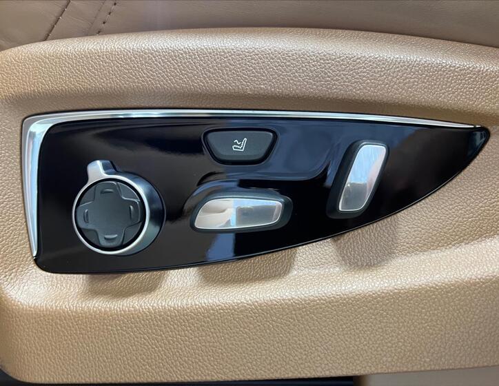Cadillac Escalade 26