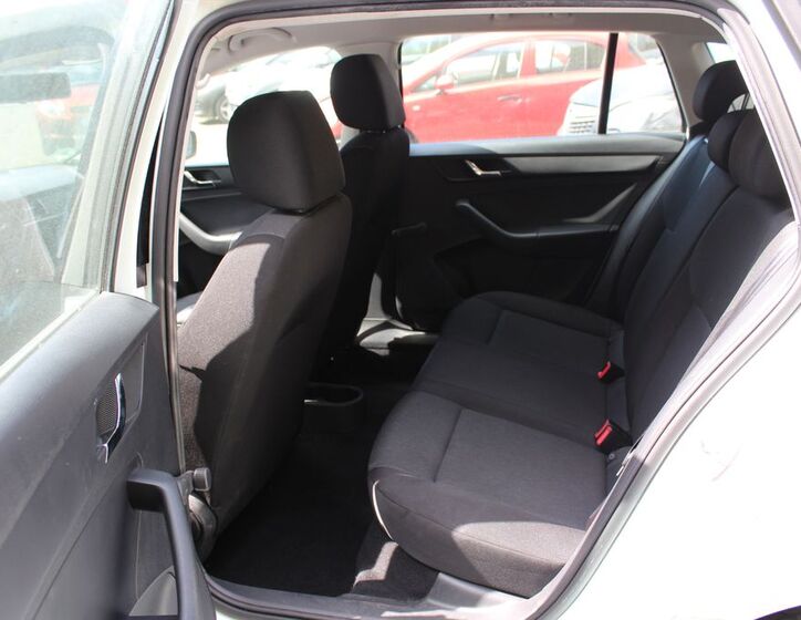 Škoda Rapid 12