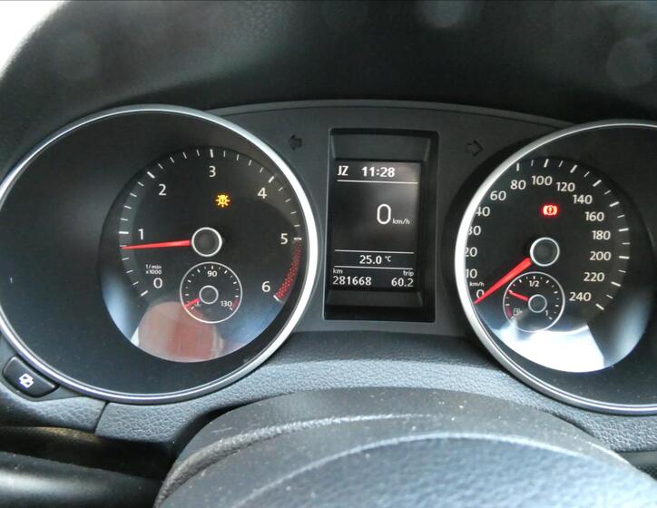 Volkswagen Golf 32