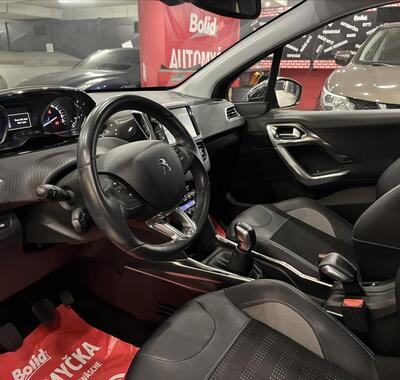 Peugeot 2008 9