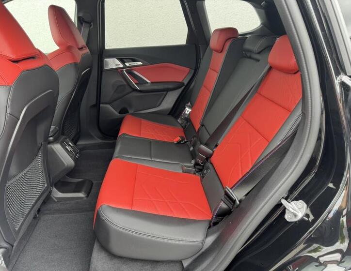 BMW iX1 7