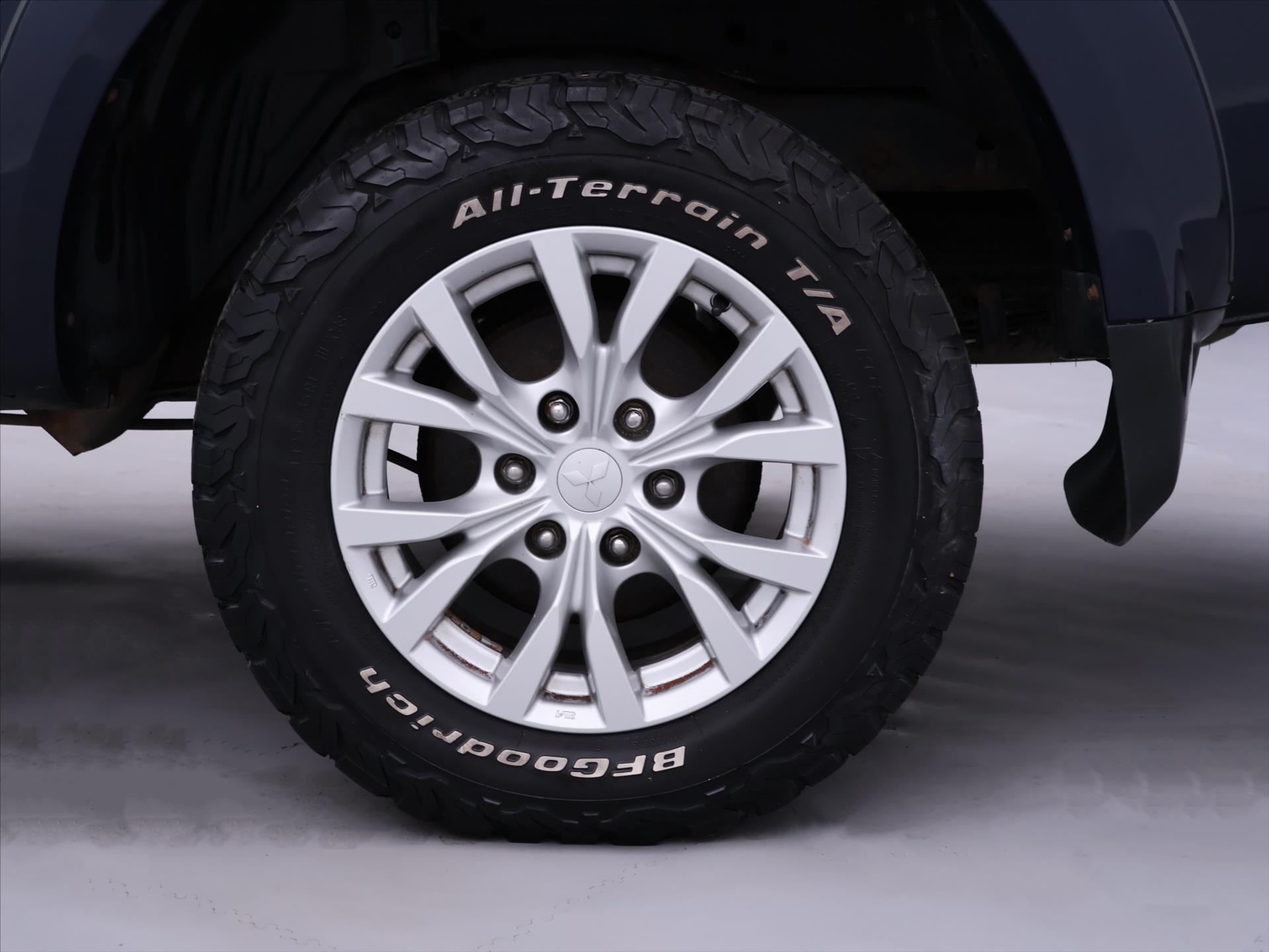 Mitsubishi L200