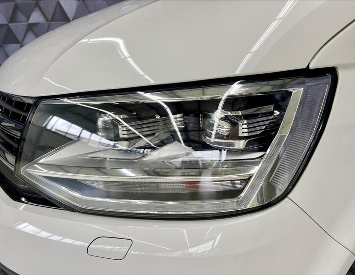 Volkswagen Multivan 8