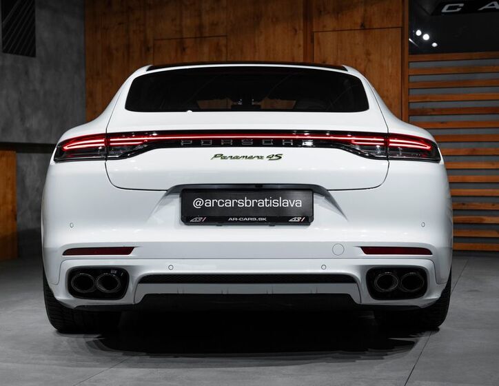Porsche Panamera 33
