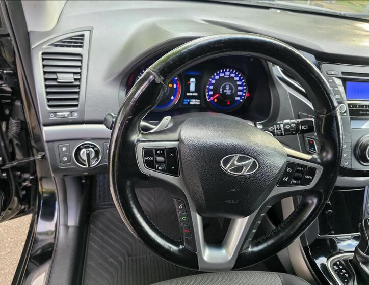 Hyundai i40 12