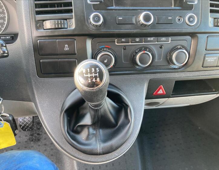 Volkswagen Caravelle 18