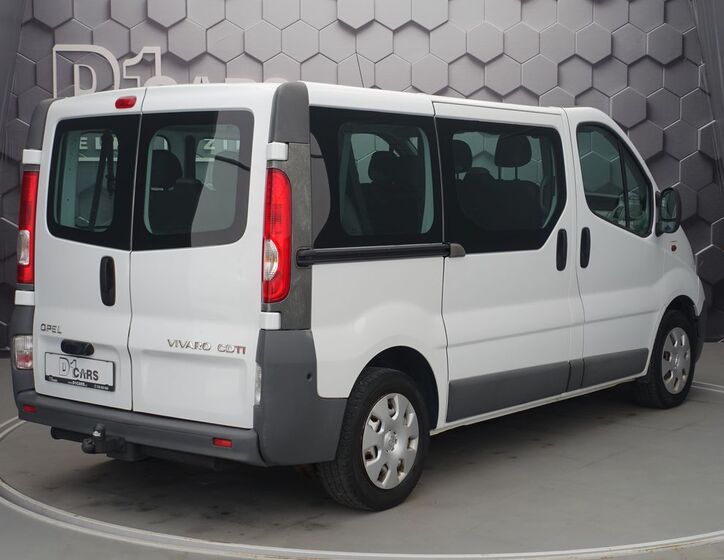 Opel Vivaro 4