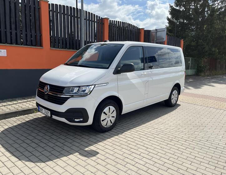 Volkswagen Caravelle 1
