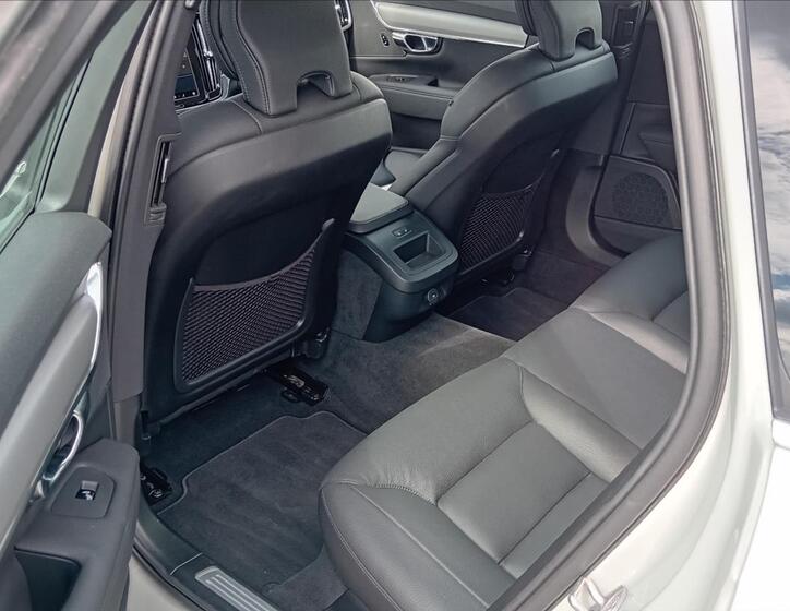 Volvo V90 16