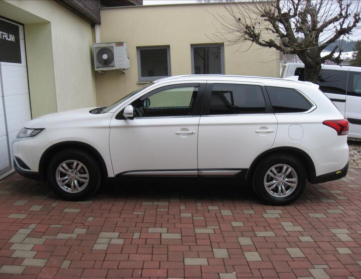 Mitsubishi Outlander 11