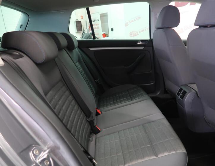 Volkswagen Golf 13