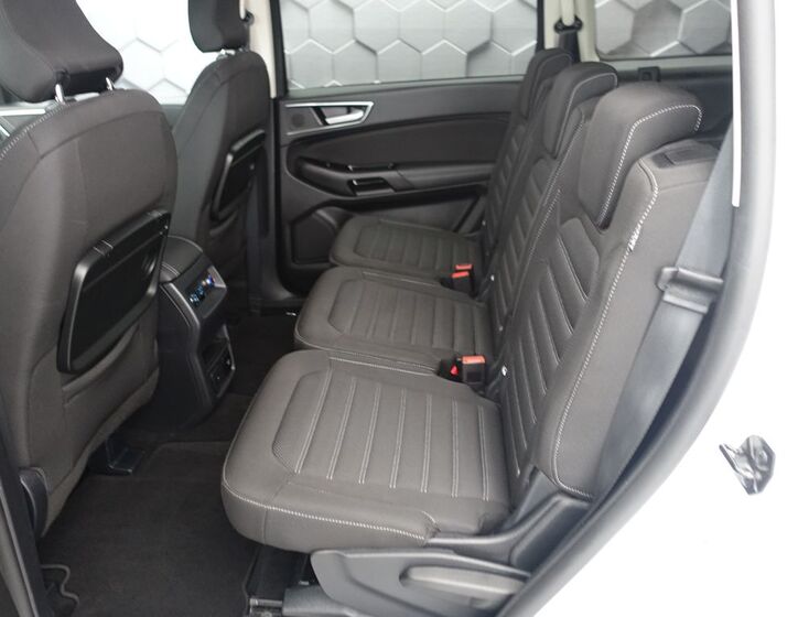 Ford Galaxy 27