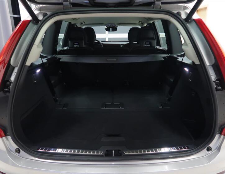 Volvo XC90 10