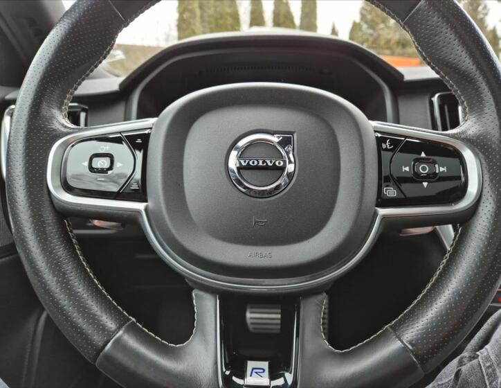 Volvo V90 17