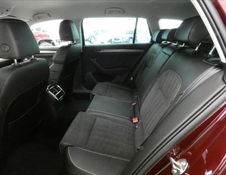 Škoda Superb 11