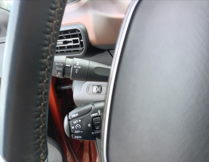Peugeot Rifter 17