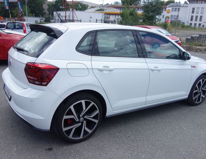 Volkswagen Polo 9