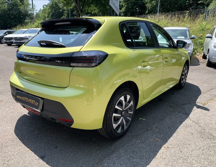 Peugeot 208 5