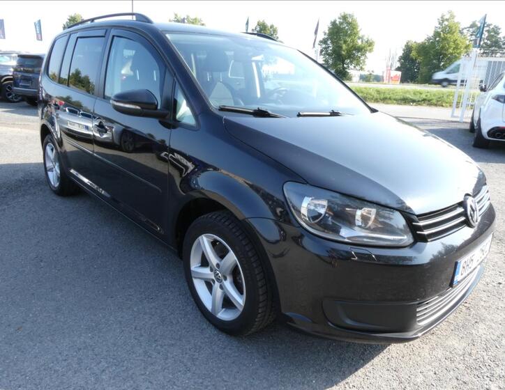 Volkswagen Touran 1