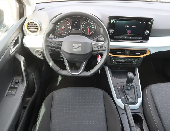 Seat Arona 5