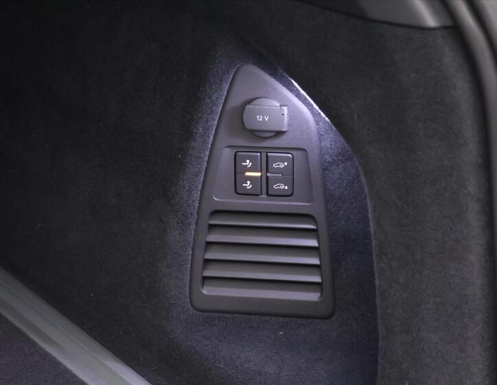 Volkswagen Touareg 11
