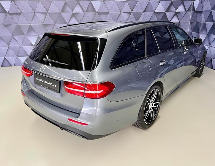 Mercedes-Benz Třídy E 7