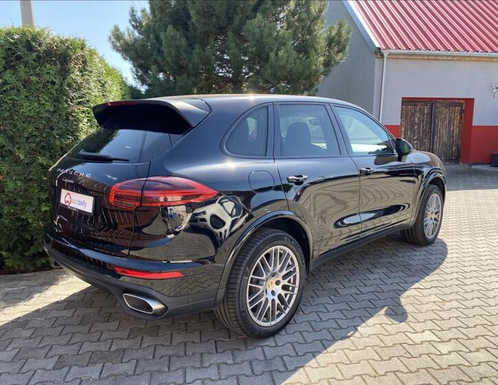 Porsche Cayenne 5