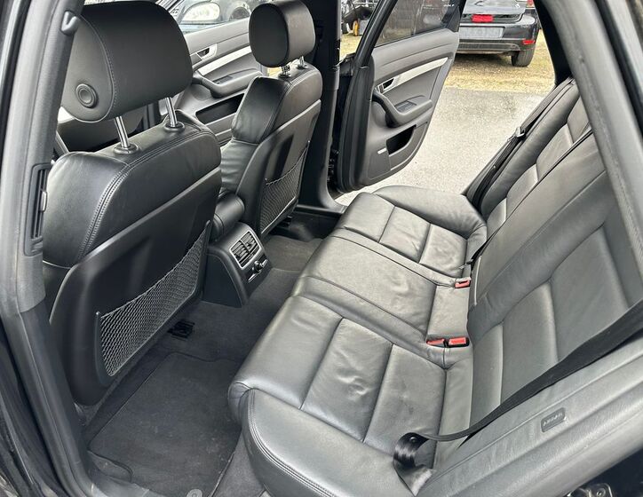 Audi A6 11