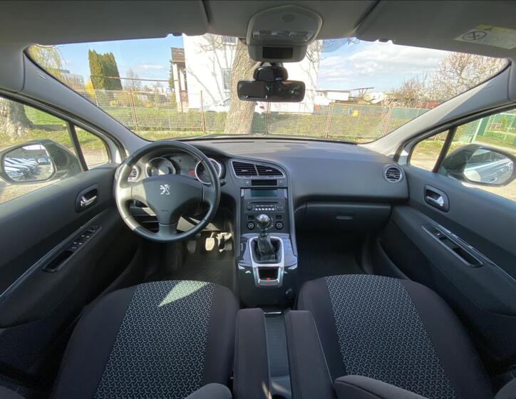 Peugeot 5008 13