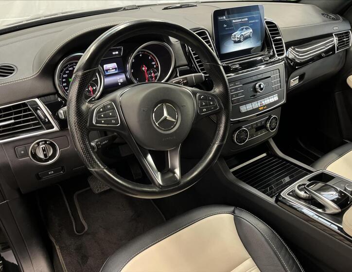 Mercedes-Benz GLE 9