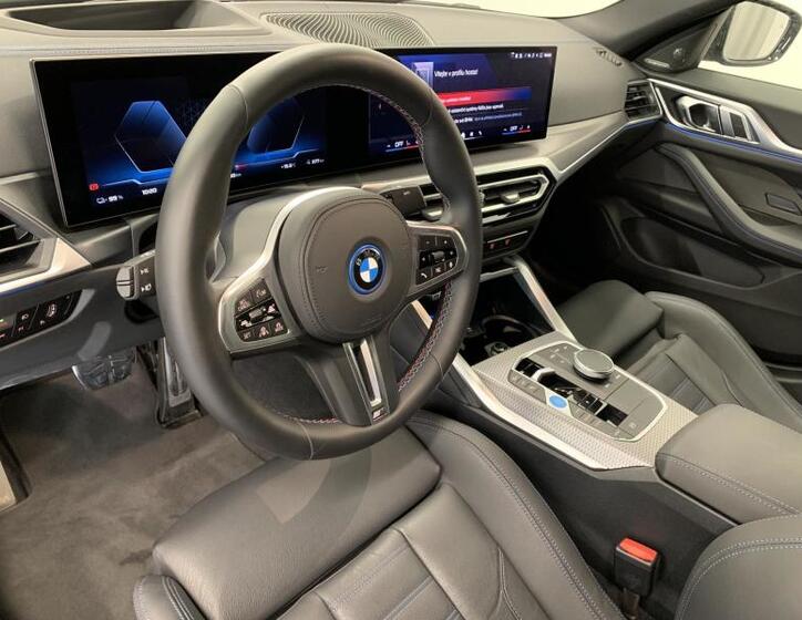 BMW i4 11