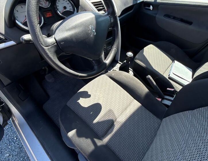 Peugeot 207 21
