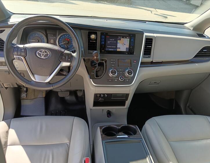 Toyota Sienna 18