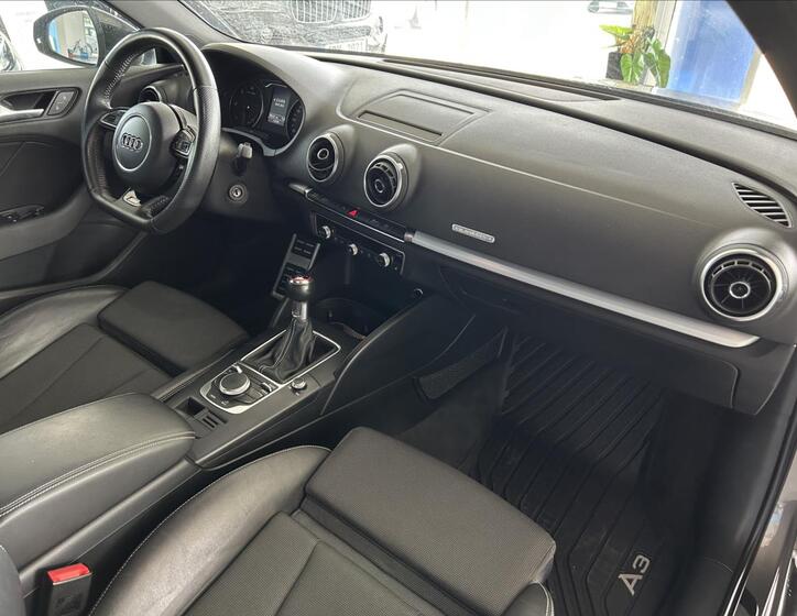 Audi A3 8