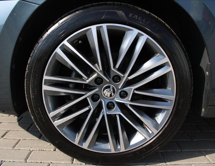 Škoda Octavia 9
