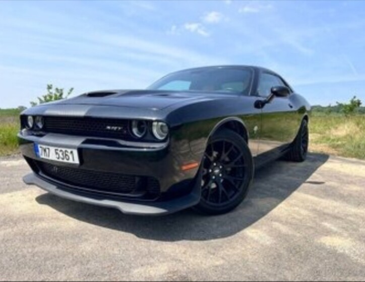 Dodge Challenger 4