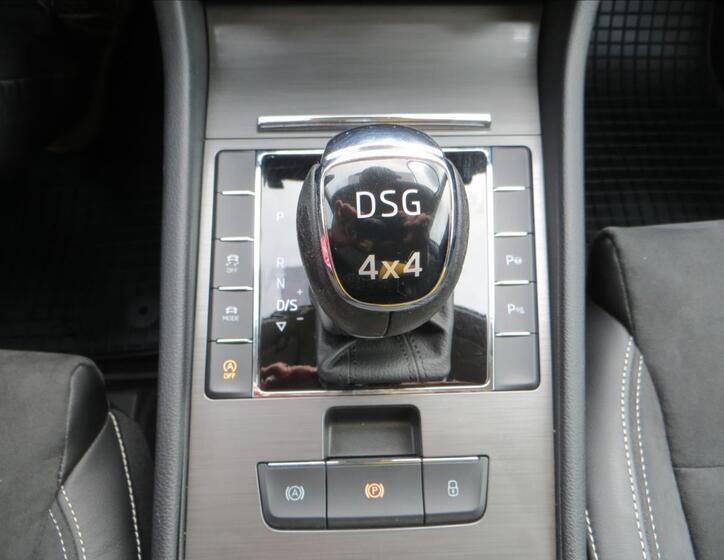Škoda Superb 18