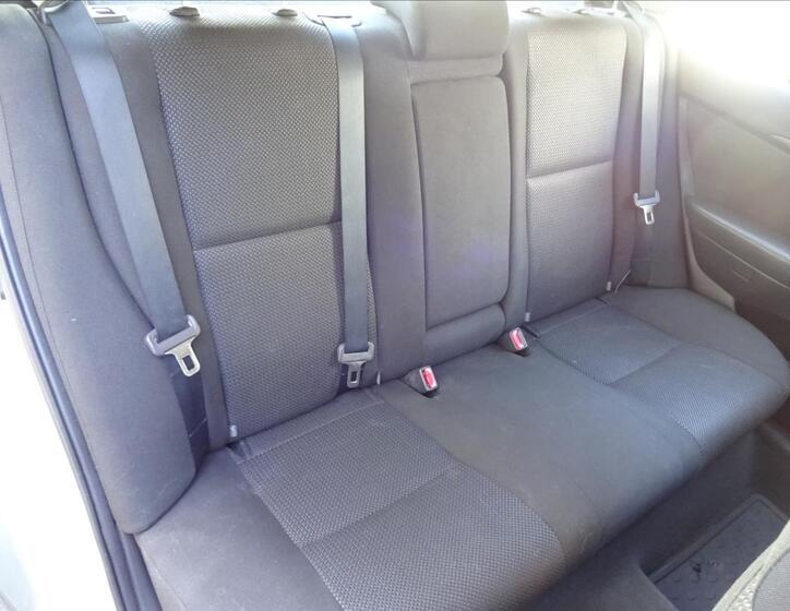 Toyota Avensis 25