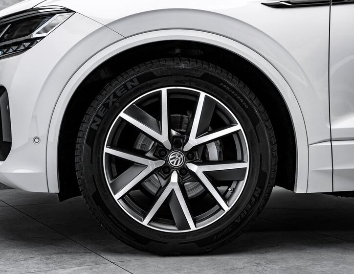 Volkswagen Touareg 2