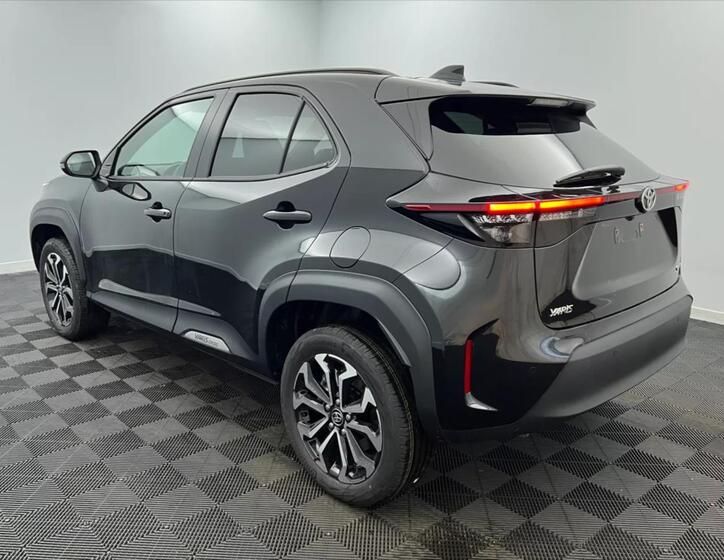 Toyota Yaris Cross 4